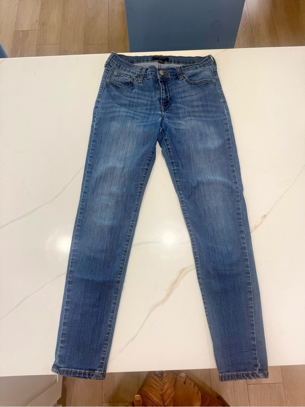 Banana Republic Women's Skinny Jeans in Medium Blue Wash
